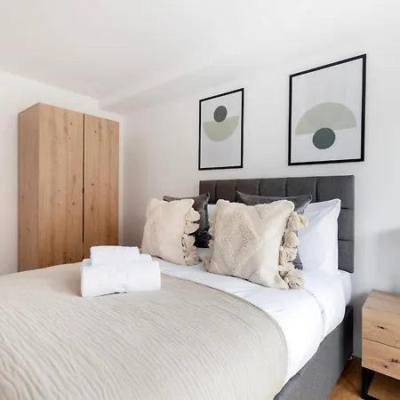 Apartment Bnbnova - Fitzrovia With Balcony