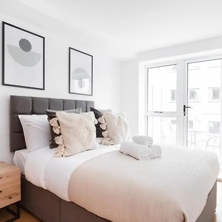 Apartment Bnbnova - Fitzrovia With Balcony London