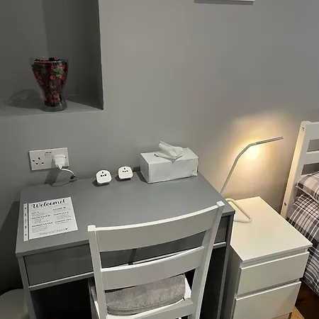 Cosy Next To St Pancras Station Guest house *