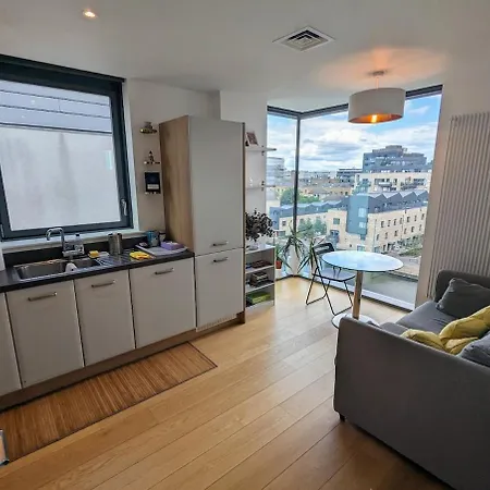 Angel Canal-view 1-bedroom Apartment
