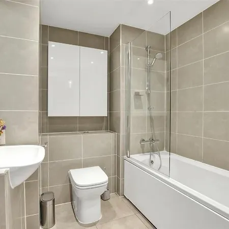 Angel Canal-view 1-bedroom Apartment London
