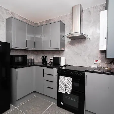 Becontree Bliss - 2br House Near Train Station