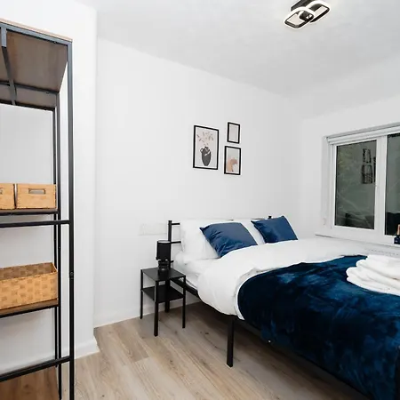Becontree Bliss - 2br House Near Train Station Holiday home *