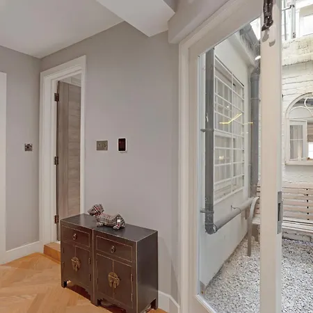 Apartment Modern Kensington Flat 3 Bedrooms And 3 Bathrooms *
