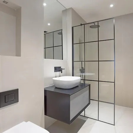 Apartment Modern Kensington Flat 3 Bedrooms And 3 Bathrooms London