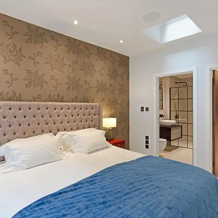 Modern Kensington Flat 3 Bedrooms And 3 Bathrooms London