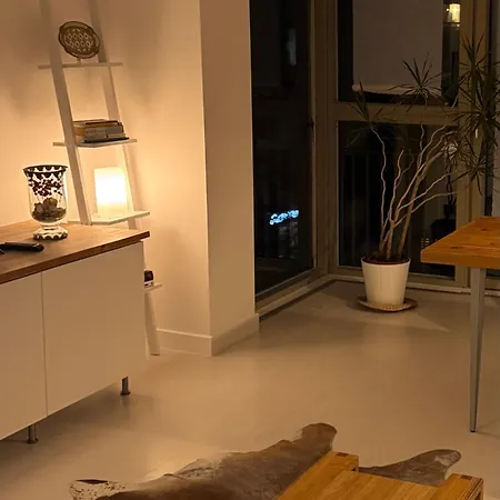 Modern Bright Flat Near Little Venice