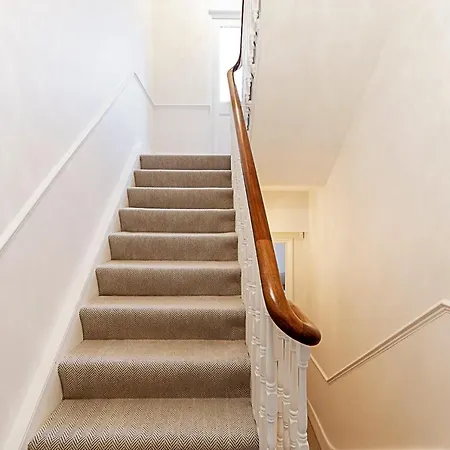 Luxury 4 Bed Fulham Townhouse With Charm