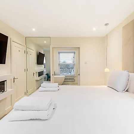 Luxury 4 Bed Fulham Townhouse With Charm Apartment