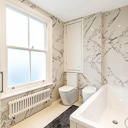 Luxury 4 Bed Fulham Townhouse With Charm Apartment London
