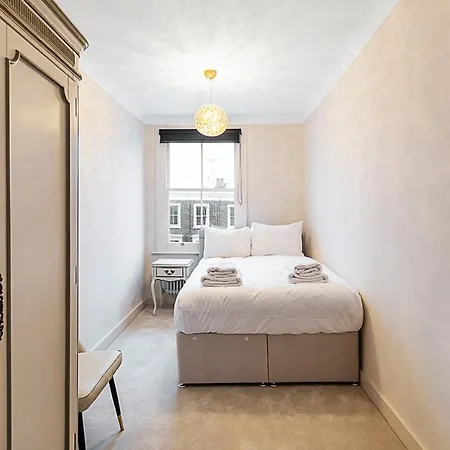 Luxury 4 Bed Fulham Townhouse With Charm London