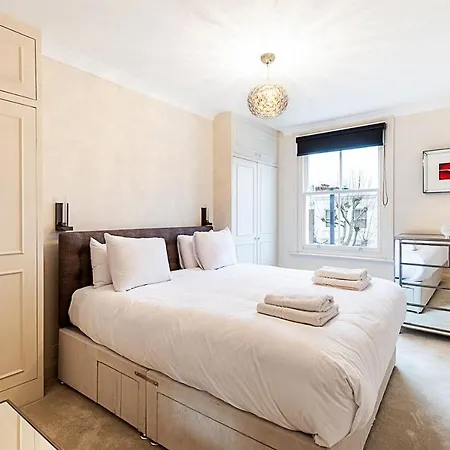 Luxury 4 Bed Fulham Townhouse With Charm Apartment *
