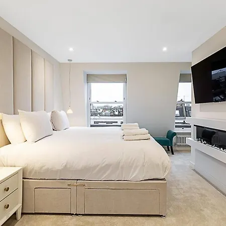 Luxury 4 Bed Fulham Townhouse With Charm *