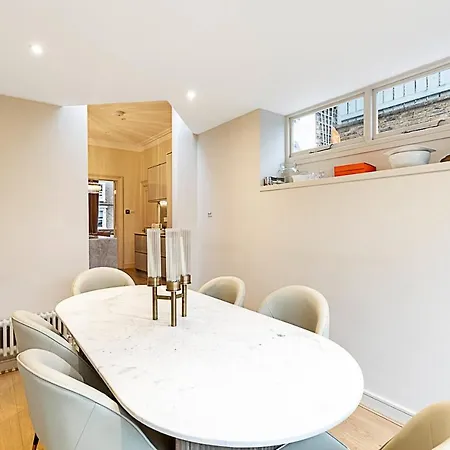 Luxury 4 Bed Fulham Townhouse With Charm London