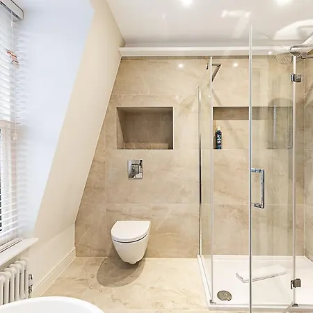 Luxury 4 Bed Fulham Townhouse With Charm London