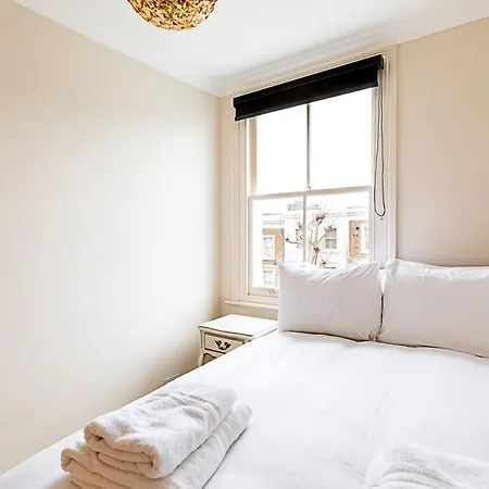 Luxury 4 Bed Fulham Townhouse With Charm