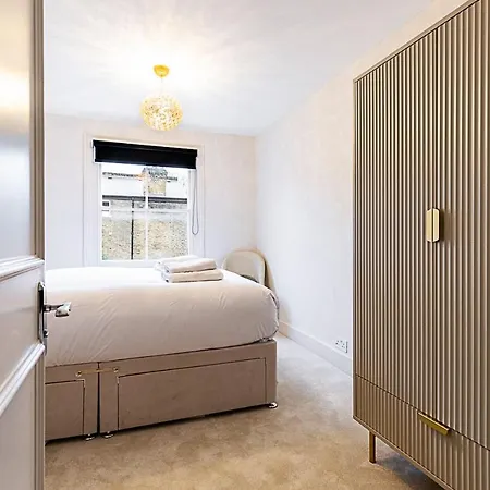 Apartment Luxury 4 Bed Fulham Townhouse With Charm London