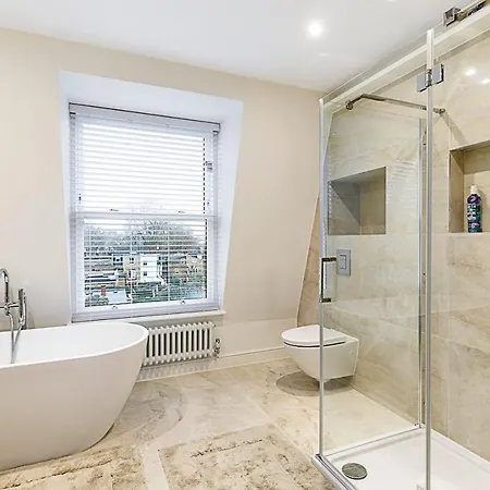 Luxury 4 Bed Fulham Townhouse With Charm *