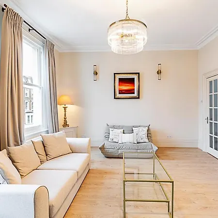 Luxury 4 Bed Fulham Townhouse With Charm * London