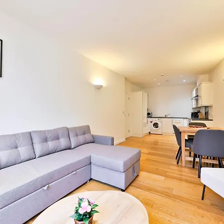 Apartment Lovely 2 Bed Tower Bridge Sleeps 6 London