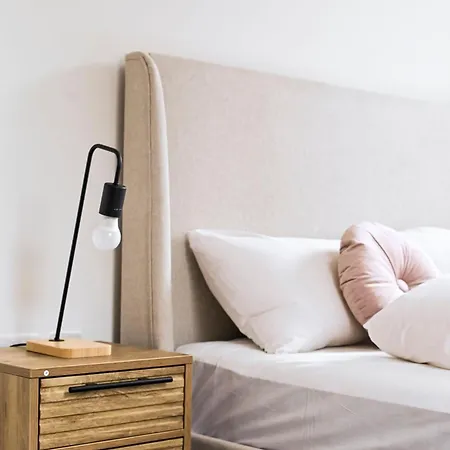 Lovely 2 Bed Tower Bridge Sleeps 6 London