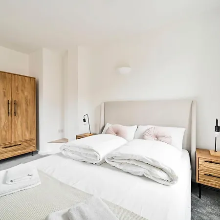 Lovely 2 Bed Tower Bridge Sleeps 6 * London