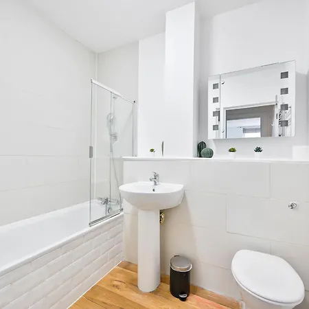 Lovely 2 Bed Tower Bridge Sleeps 6 Apartment *