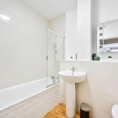 Lovely 2 Bed Tower Bridge Sleeps 6 Apartment London