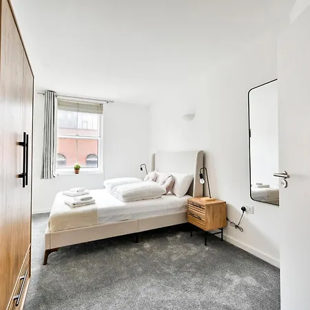 Apartment Lovely 2 Bed Tower Bridge Sleeps 6 London