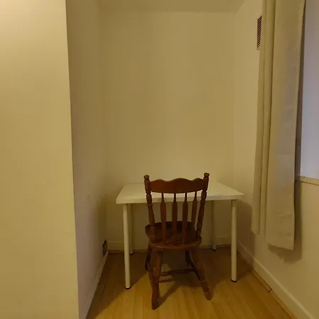 Spacious 4 Beds - Private Bathrooms In Canary Wharf Guest house London