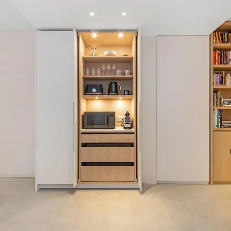 Notting Hill 2br-2ba Private Garden Retreat London