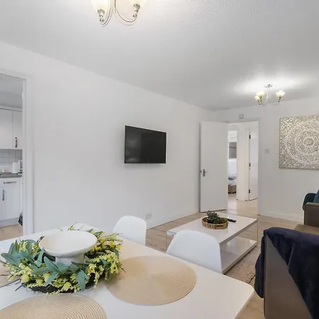 Apartment Charming 2-bedroom, 1-bathroom In Transom Square *