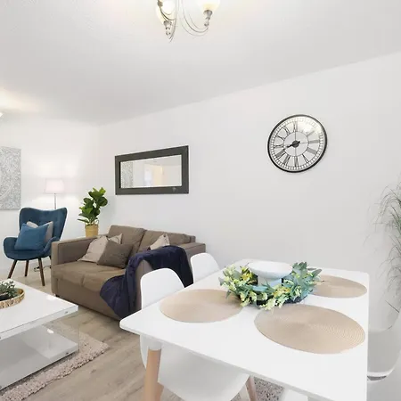 Apartment Charming 2-bedroom, 1-bathroom In Transom Square London