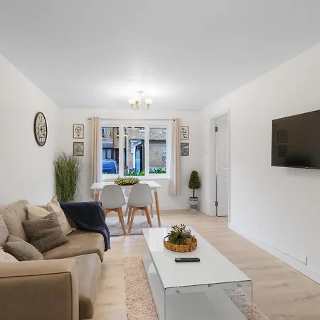 Apartment Charming 2-bedroom, 1-bathroom In Transom Square