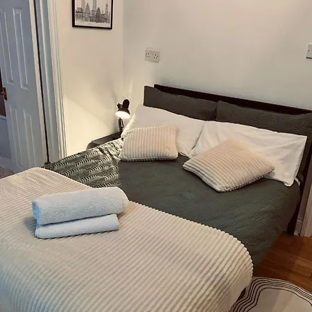 Cool Place Holborn Homestay