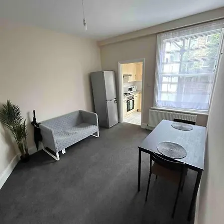Cosy Bedroom In Tooting * London