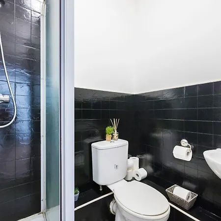 Victoria Hub Guest house *