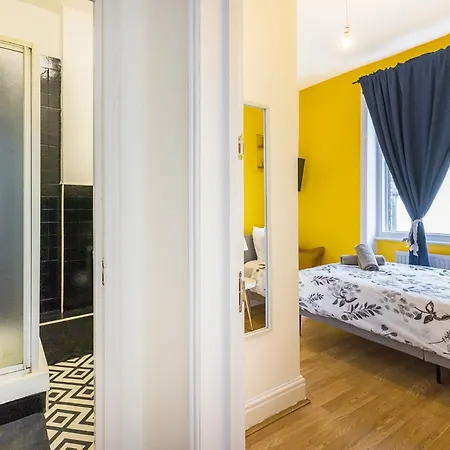 Victoria Hub Guest house London