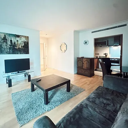 Modern 2bed-2bath Apartment *