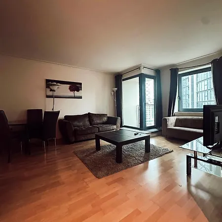 Modern 2bed-2bath * London
