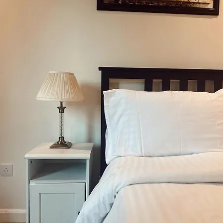 Modern 2bed-2bath Apartment *