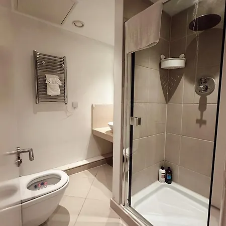 Modern 2bed-2bath Apartment London