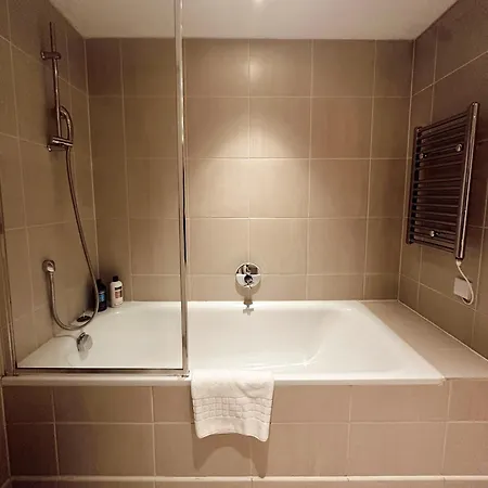 Modern 2bed-2bath *