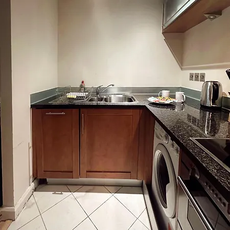Modern 2bed-2bath * London