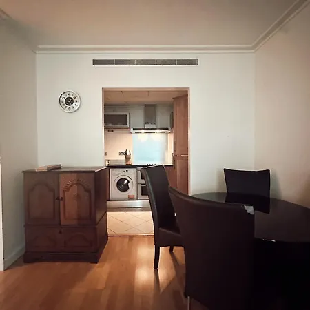 Modern 2bed-2bath Apartment *
