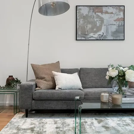 Large Notting Hill Flat With Garden Apartment *