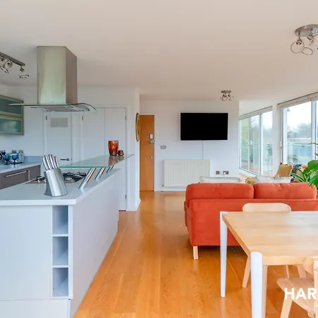 2 Bed Penthouse In Canada Water With Huge Balcony & Canary Wharf View *