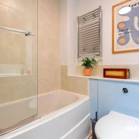 2 Bed Penthouse In Canada Water With Huge Balcony & Canary Wharf View * Londen