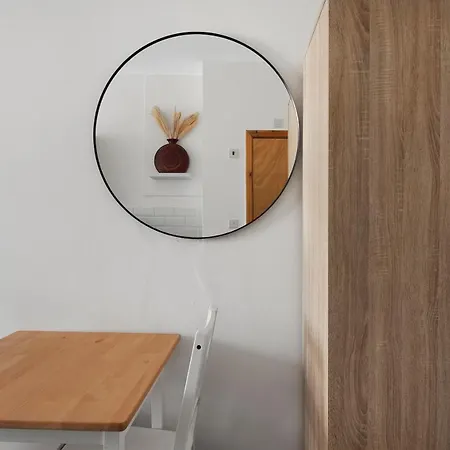 Budget Archway Apartment