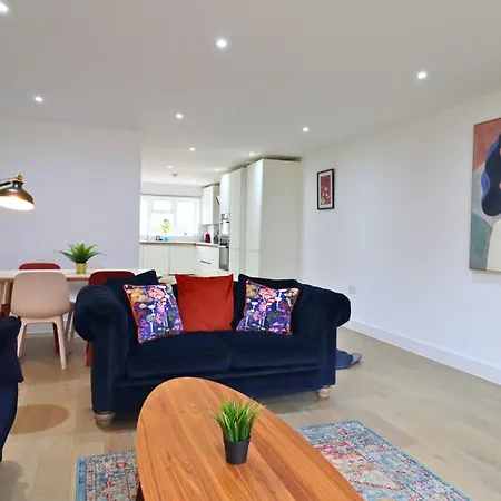 Holiday home London Beautiful Three Bedroom House Mitcham